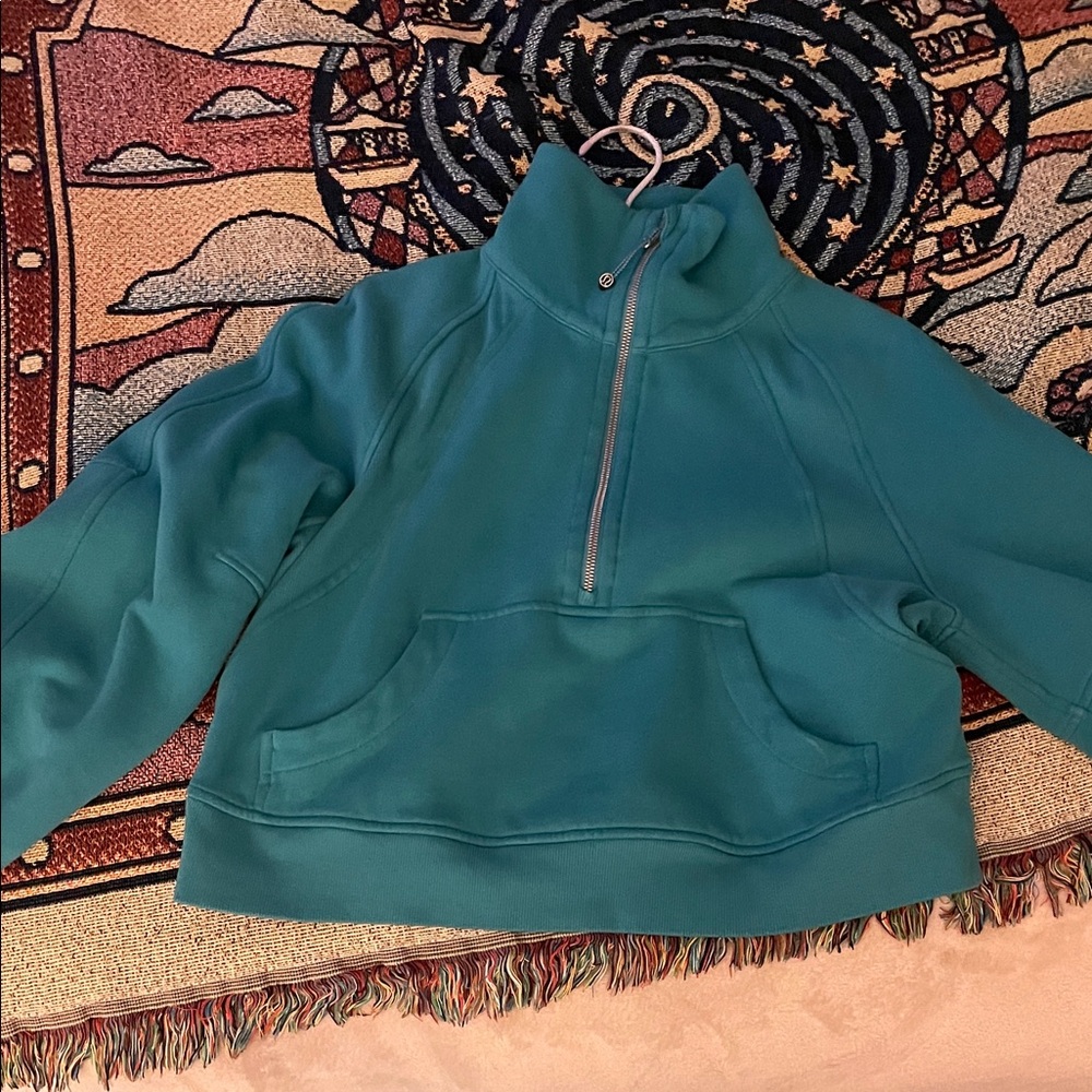 Teal Lululemon Cropped Scuba